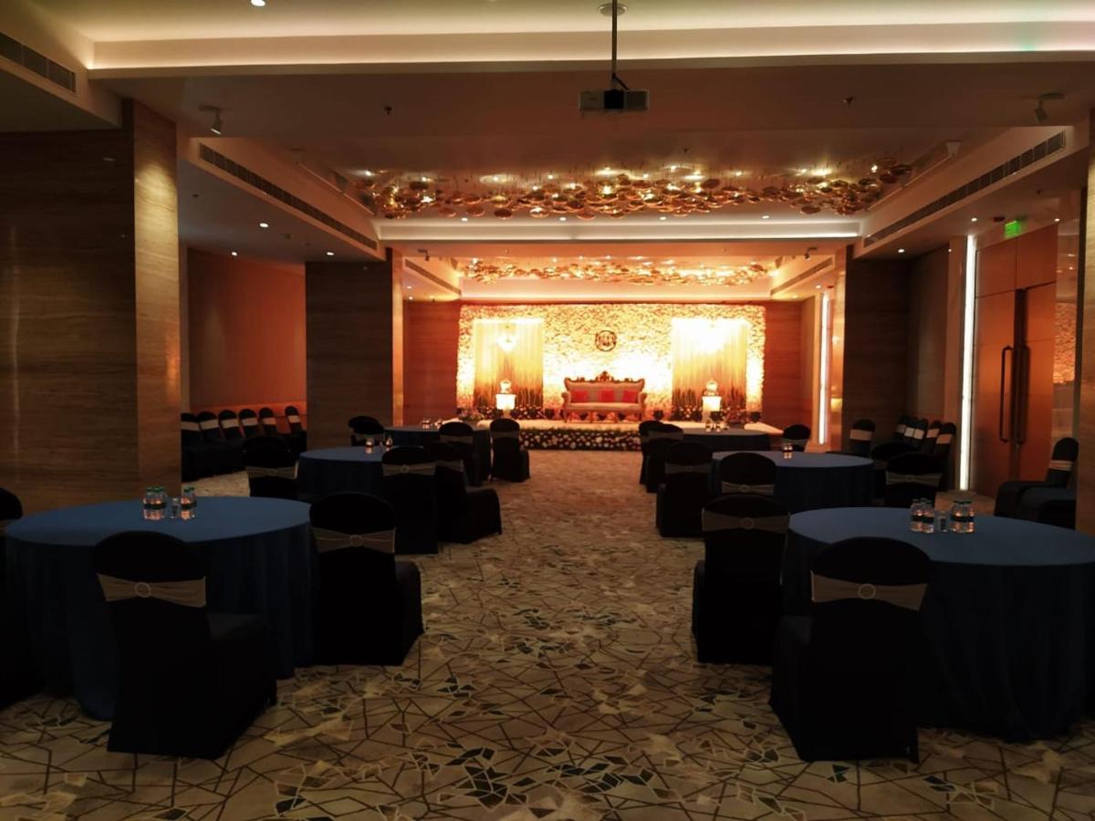 Hotel Courtyard By Marriott Nashik Esterno foto