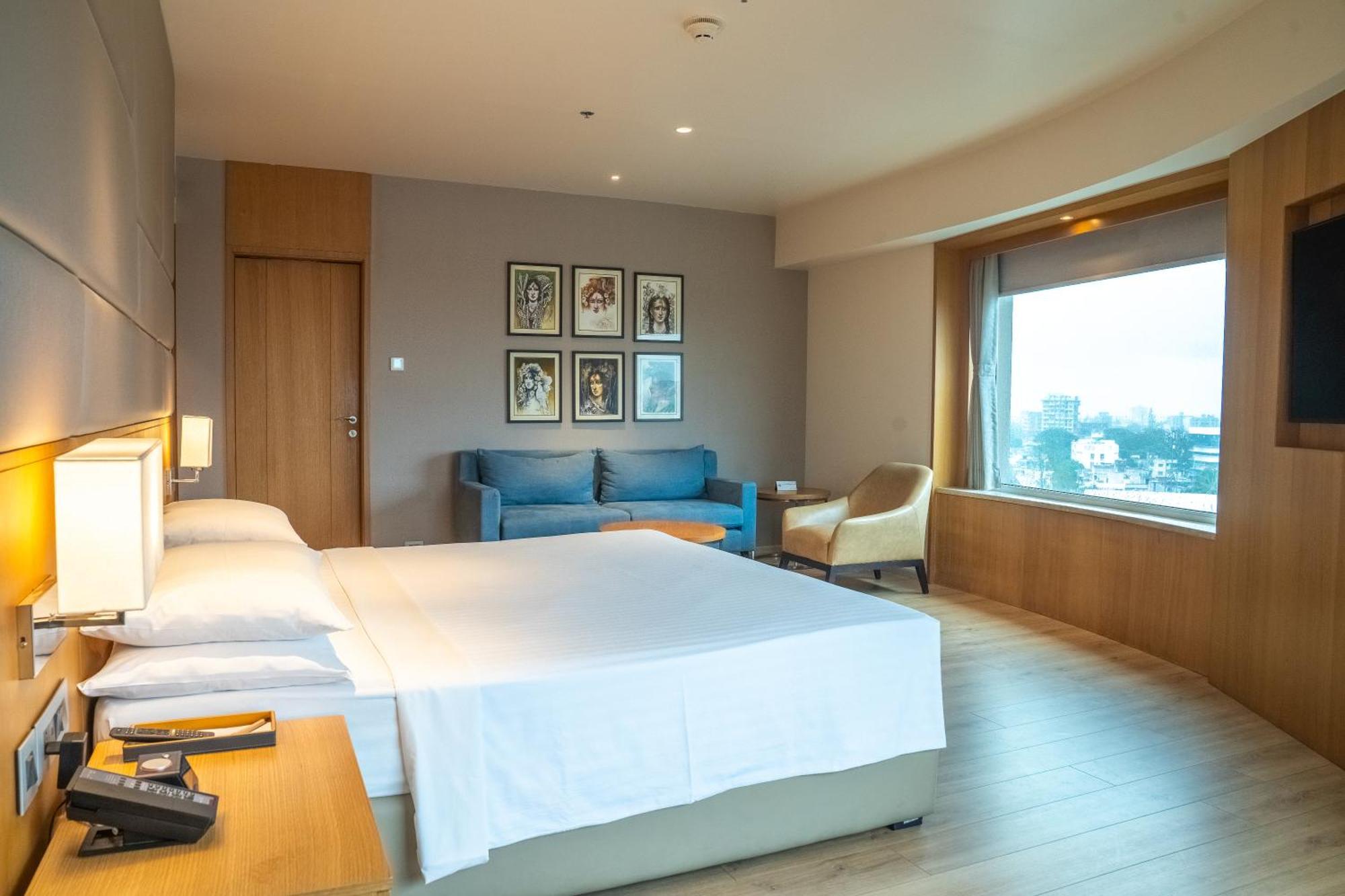 Hotel Courtyard By Marriott Nashik Esterno foto