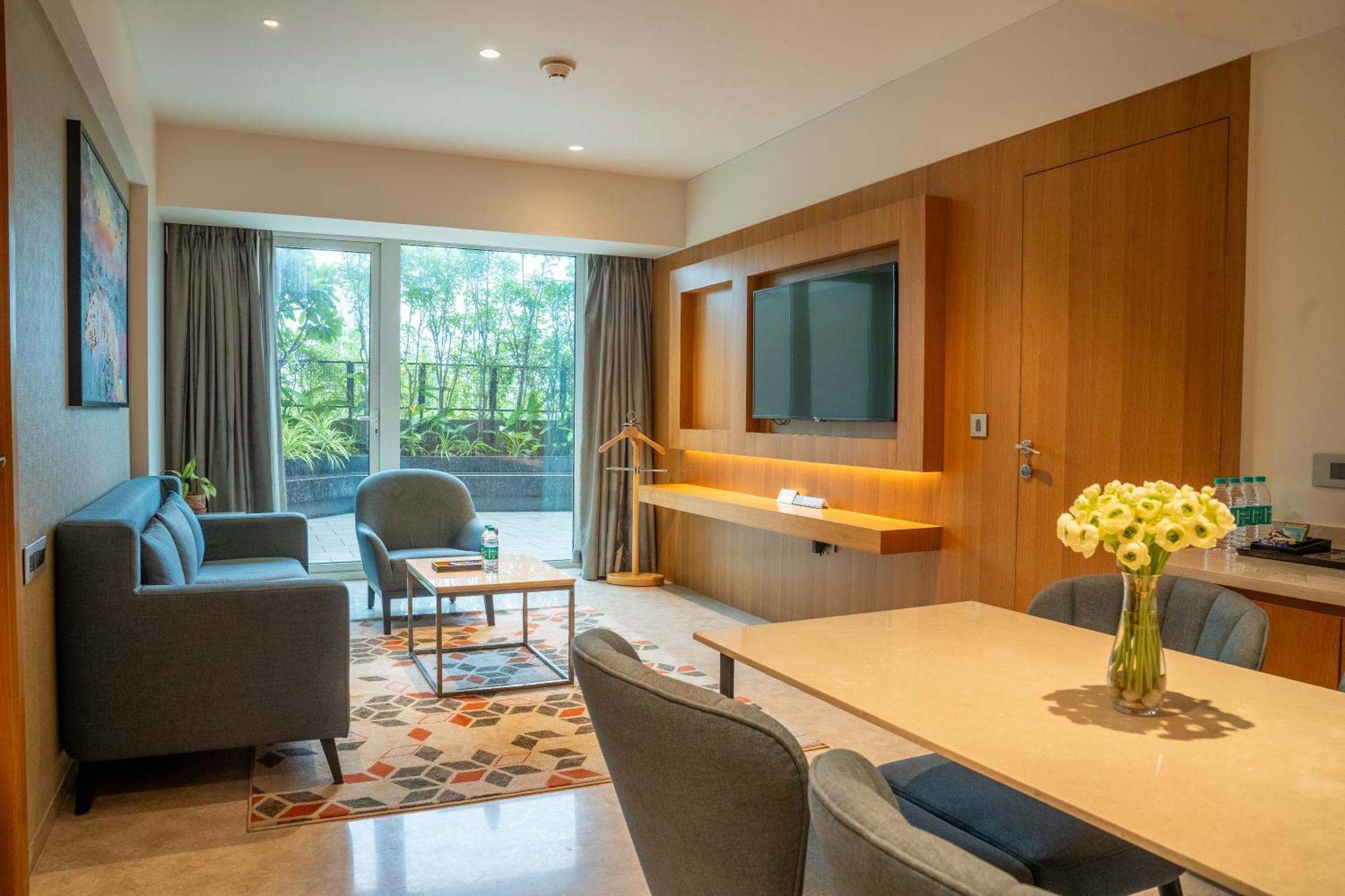 Hotel Courtyard By Marriott Nashik Esterno foto