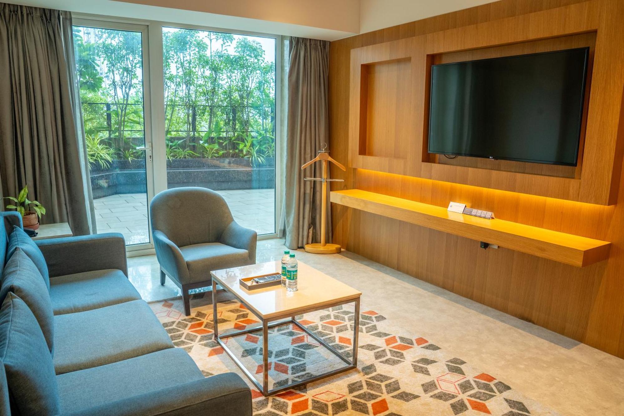 Hotel Courtyard By Marriott Nashik Esterno foto