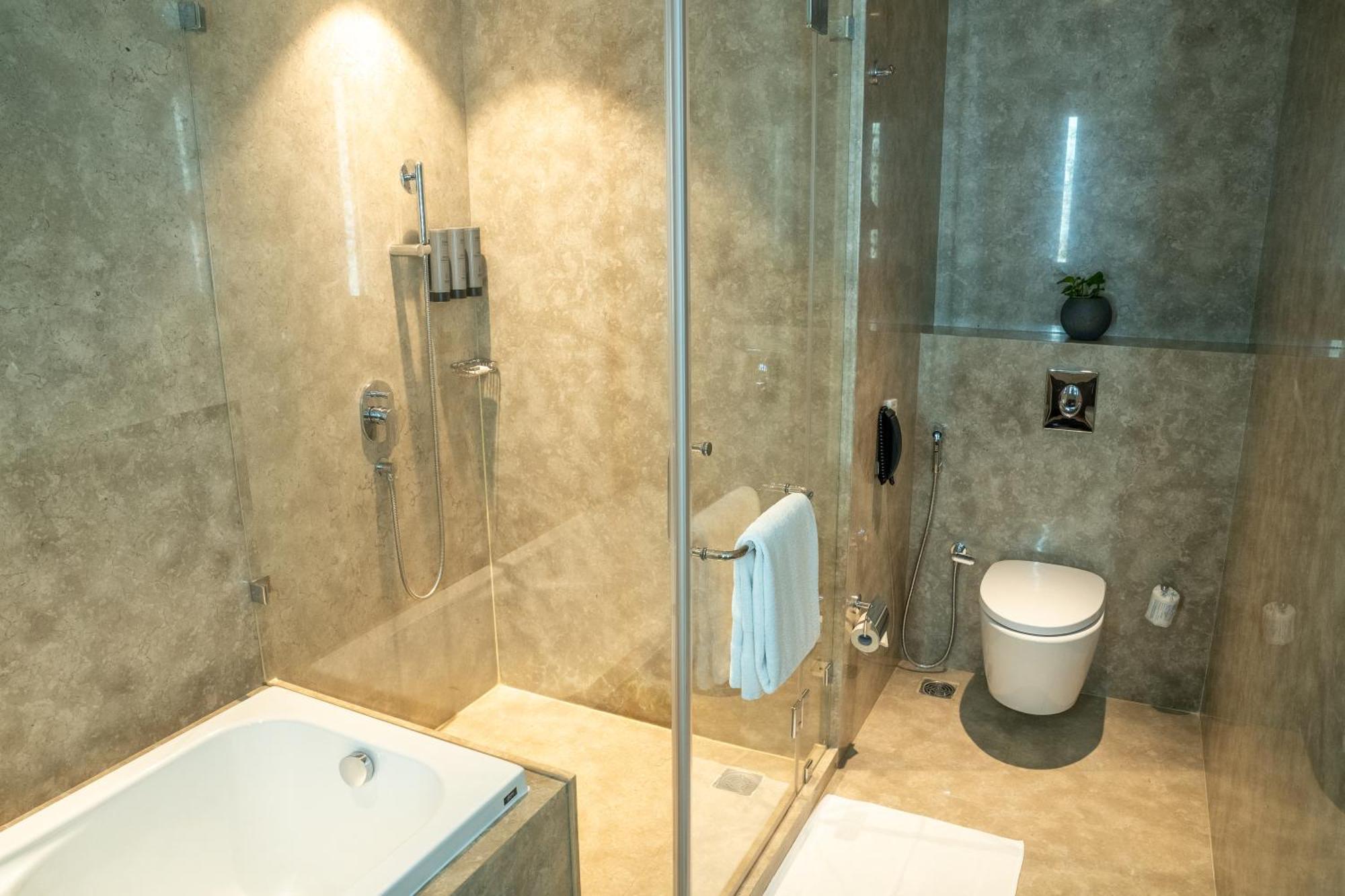 Hotel Courtyard By Marriott Nashik Esterno foto