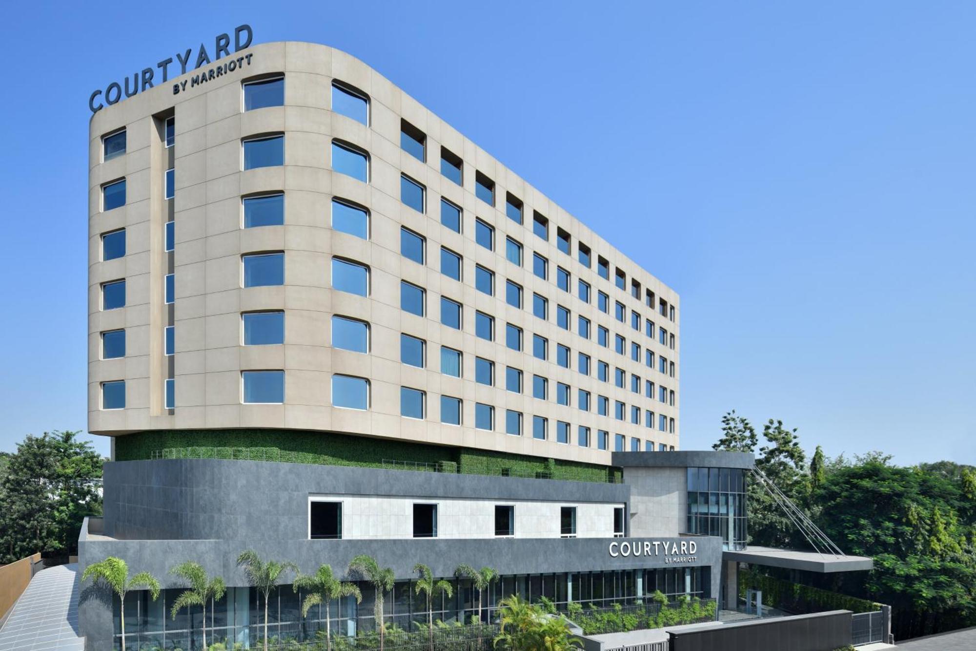 Hotel Courtyard By Marriott Nashik Esterno foto